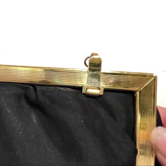 Vintage Black Clutch Purse Handbag Evening Bag Gold Coloured Snap Closure Chain - Picture 6 of 10